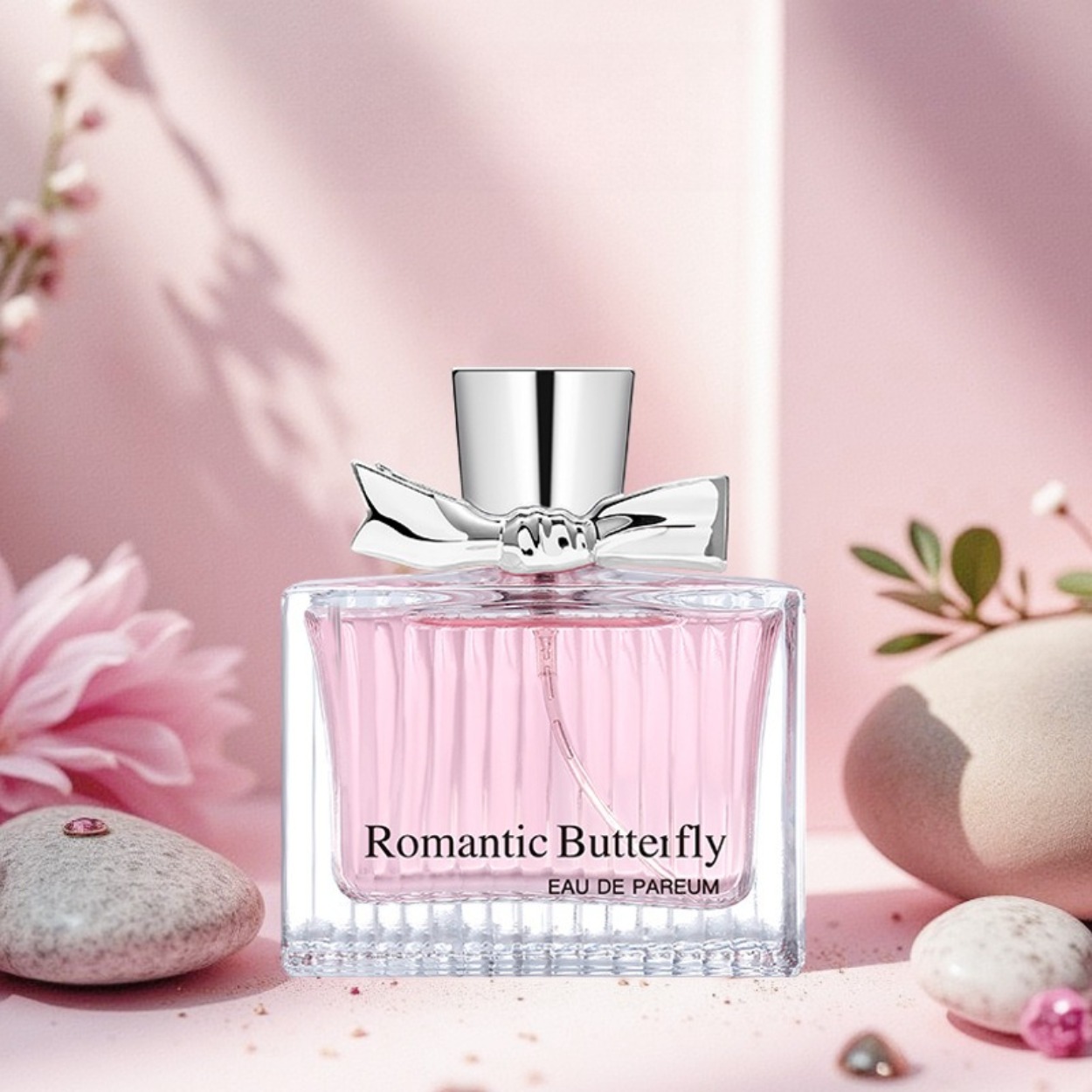 عطر فاخر بتصميم زهري فريد: رائ - مراجعة Unique Perfume Fragrance وسعره